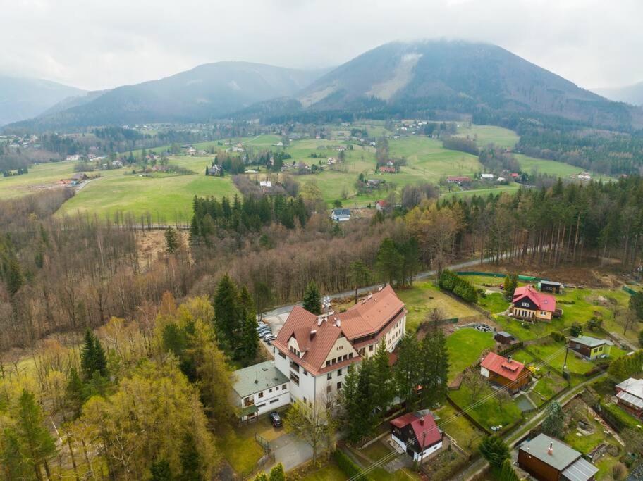 Appartamento Prostorny Apartman Pro 4 Osoby V Beskydech Kunčice pod Ondřejníkem Esterno foto